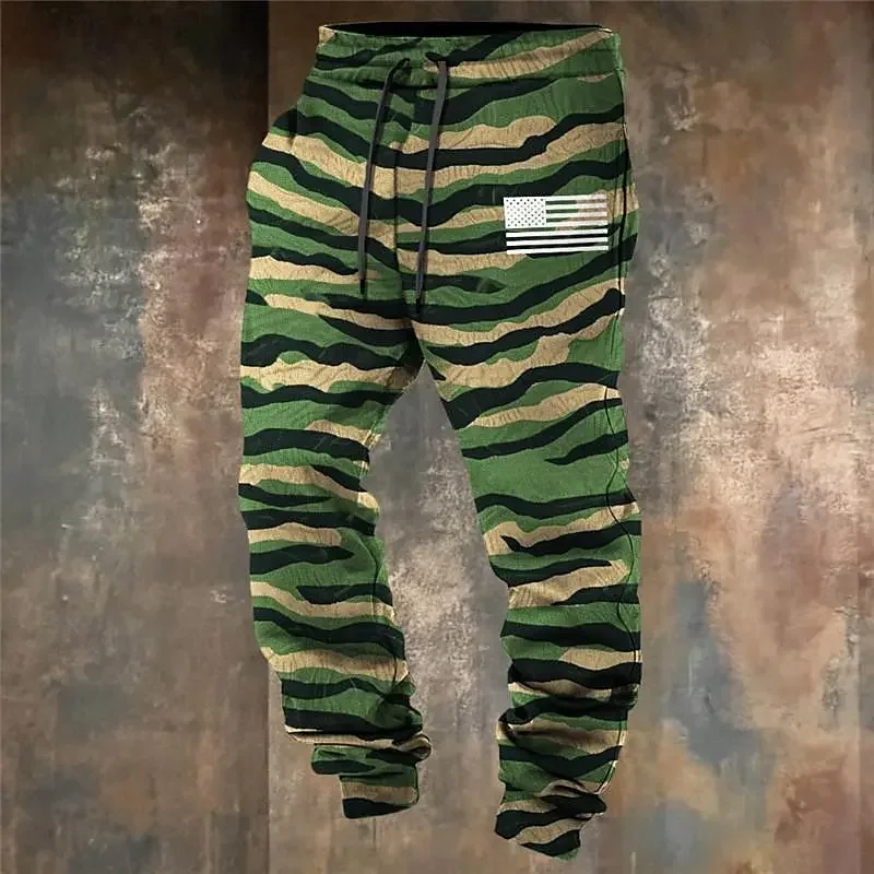 Herren-Jogginghose im Vintage-Stil mit Camouflage-Muster und amerikanischer Flaggen-Print, lässige Trainingshose mit Kordelzug in der Taille, tailliert, Streetwear, Sporthose – Detail 6
