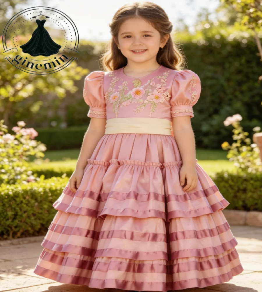 Princess Pink Flower Girls Dress 2026 Puff Short Sleeves Vintage Lace Applique Multi‑Tier Ruffle Cake Kids Pageant Party Gowns