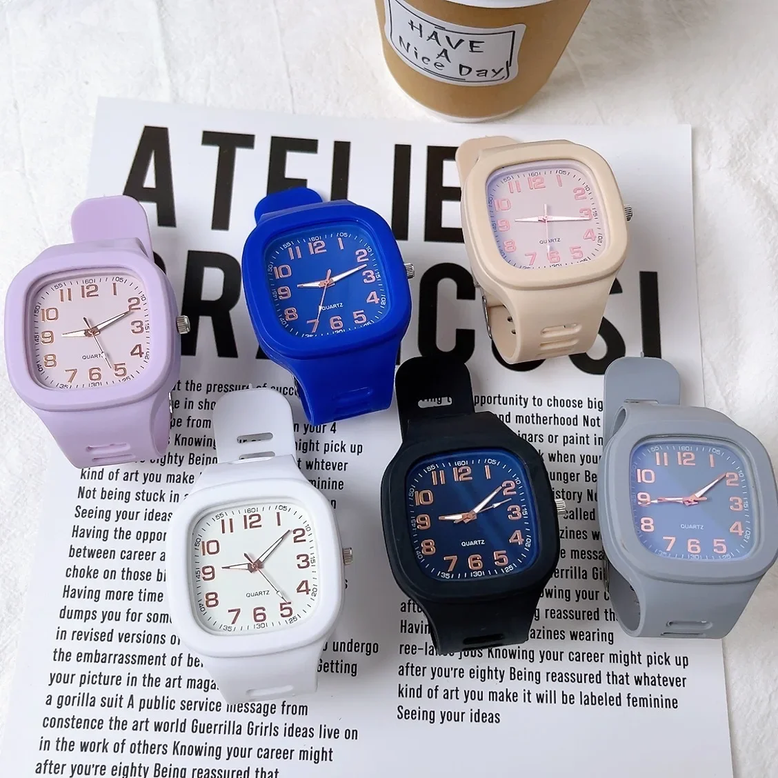 Orologio digitale al quarzo quadrato, tendenza pratica della moda per studenti e studentesse