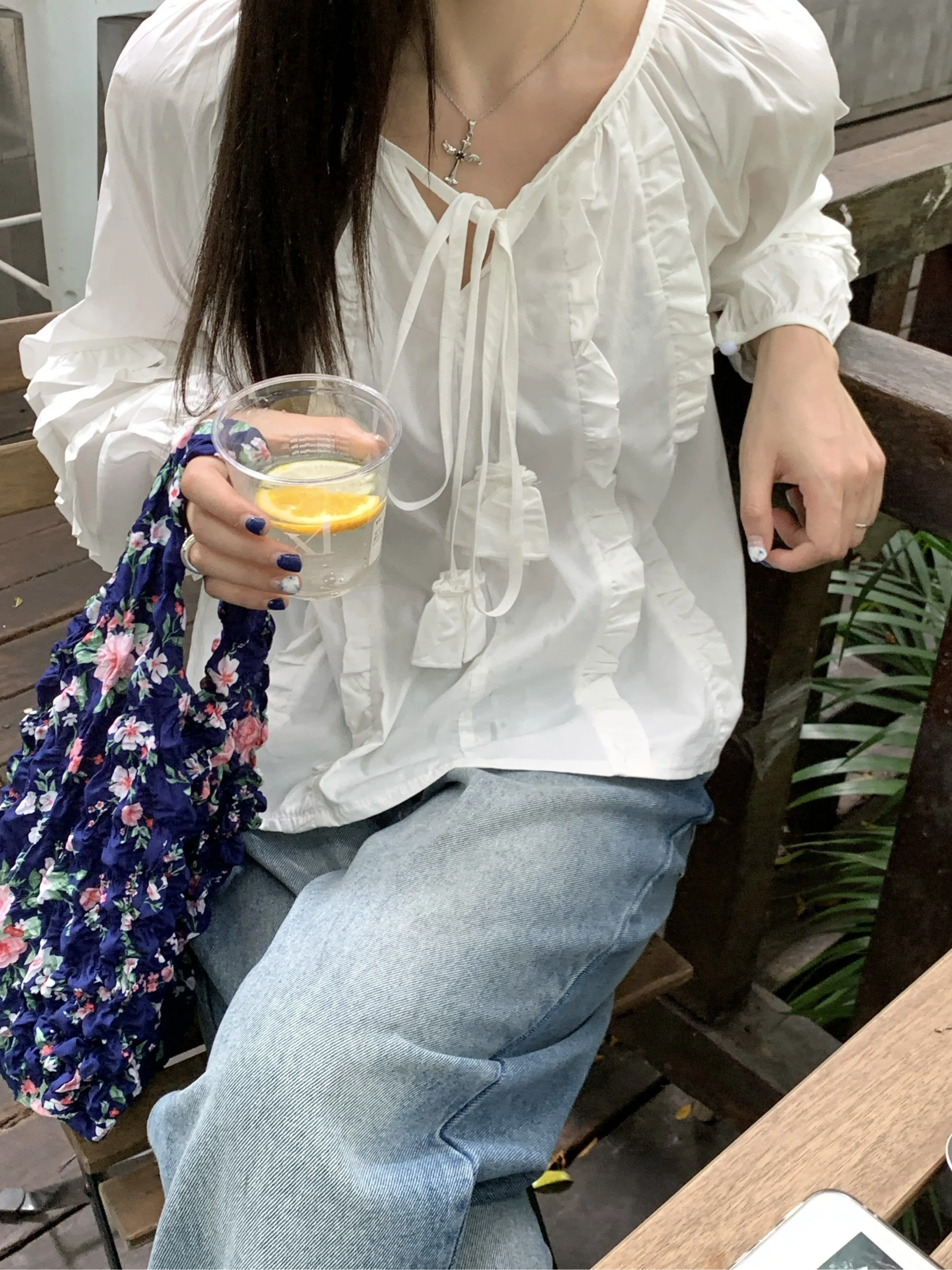 

2024 New Early Autumn Simple Style Heavy Industry High-end Advanced Three-dimensional Flower Lace-up Shirt with Wooden Ears