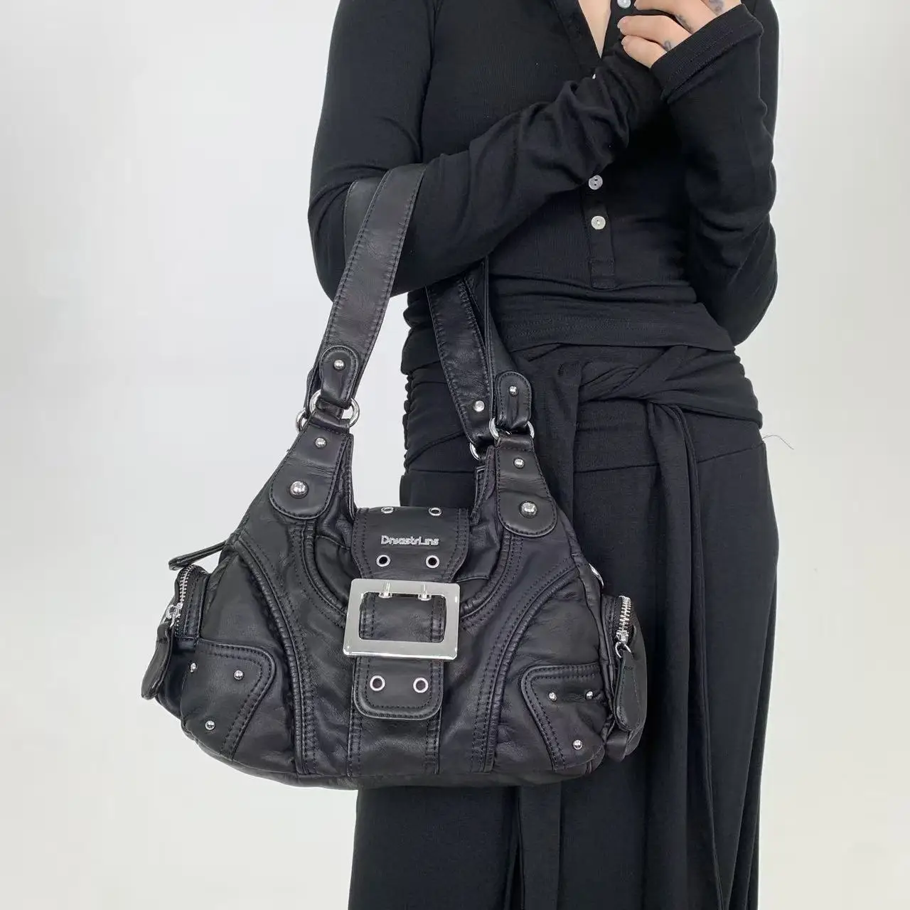 

Y2K Millennium Hot Girl Rivet Used Motorcycle Bag Multi Pocket Retro Personalized Street Crossbody Bag