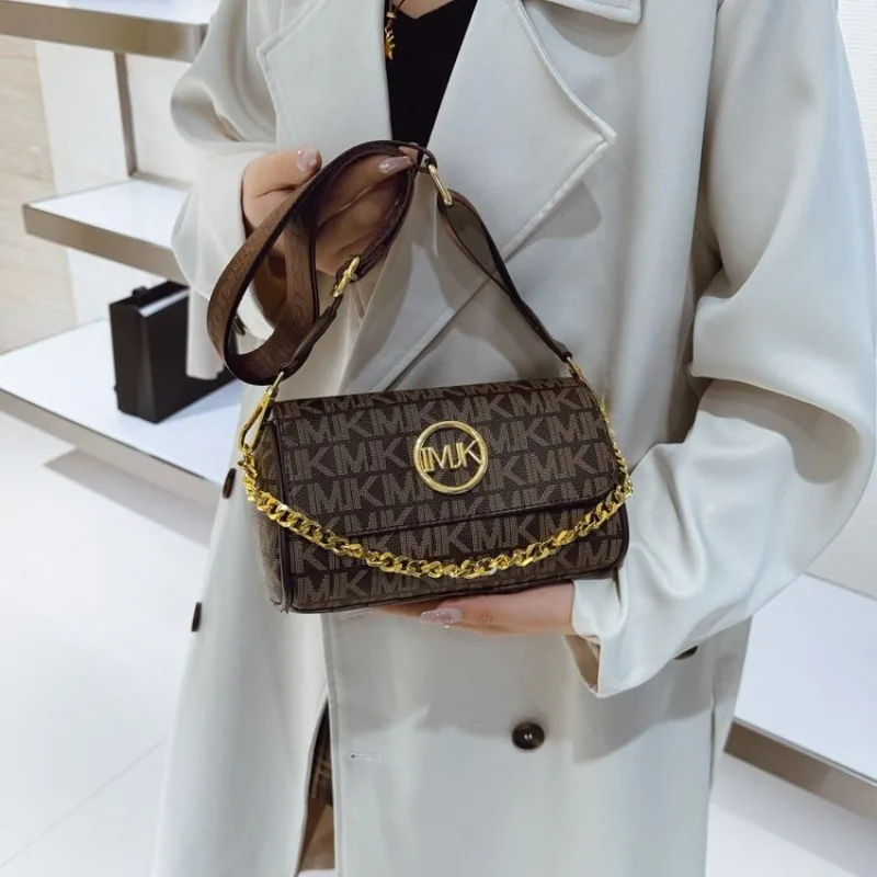 

Стильная простая кожаная сумка однотонного цвета, элегантная и практичная, также идеально подходит в качестве шикарной сумки для подгузников для современной женщины.