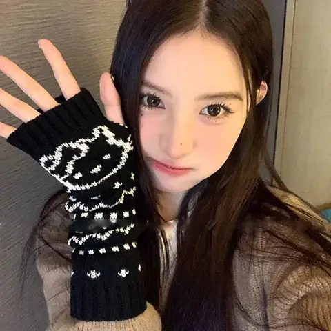 8 best sales Hello Kitty-handske - №7