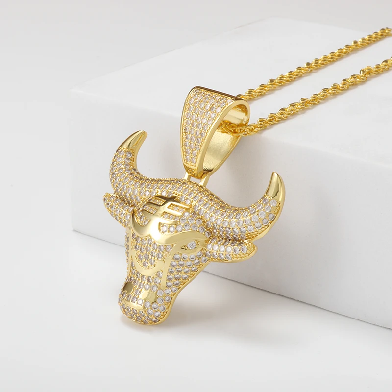 New Fashion Full Rhinestone Battle Bull Head Pendant Necklace Men Ladies Trendy Casual Hip Hop Matching Clothes Jewelry Gifts