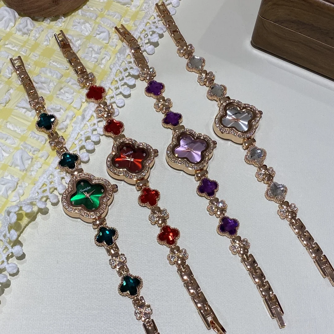 แฟชั่น Clover สร้อยข้อมือผู้หญิงนาฬิกาหรูหราเพชรฝังหญิงนาฬิกาสุภาพสตรีแฟชั่นสร้อยข้อมือควอตซ์นาฬิกาข้อมือ