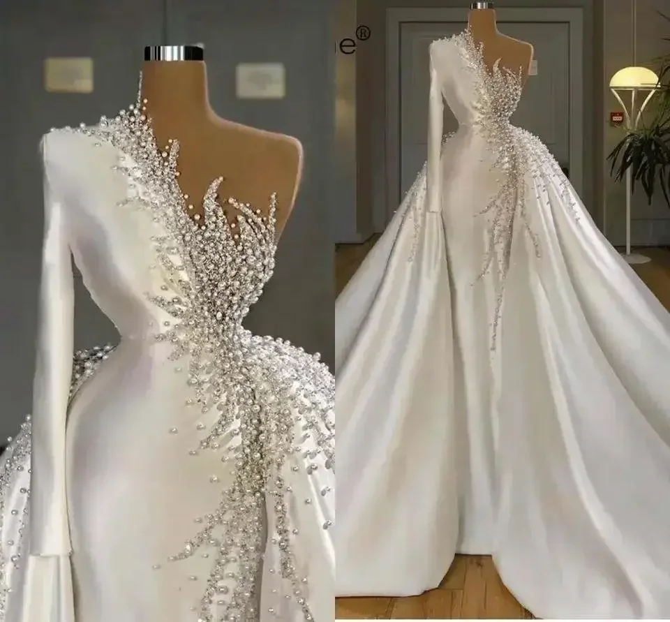 ชุดแต่งงานผ้าซาตินหรูหราสั่งตัดพิเศษ ประดับลูกปัด ดีไซน์ไหล่เดียว ทรงเข้ารูป ประดับเพชร รุ่นปี 2024