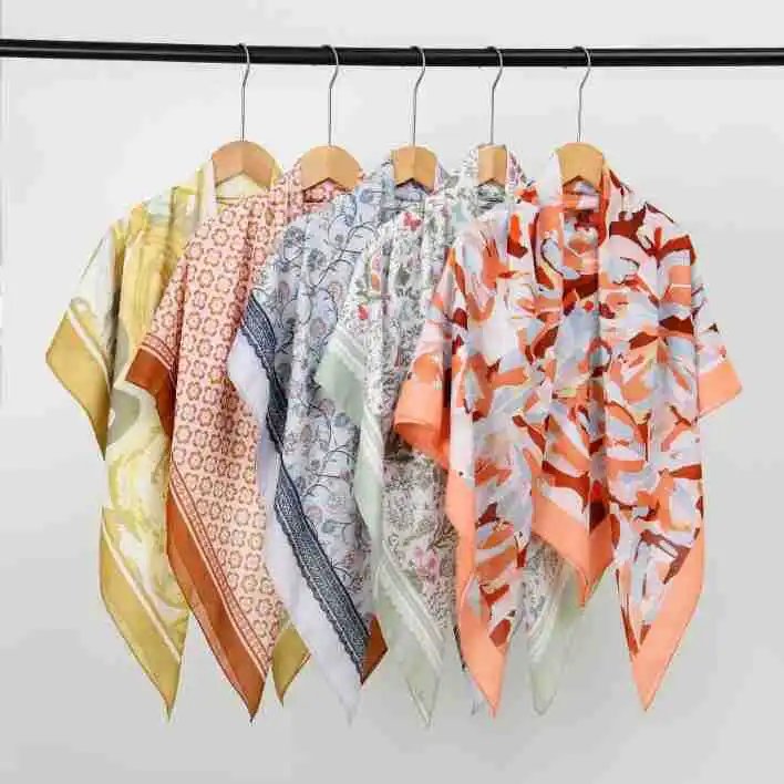 

Осенний персонализированный новый квадратный шарф, женский шелковый шарф с принтом, корейская версия, универсальный квадратный профессиональный шарф