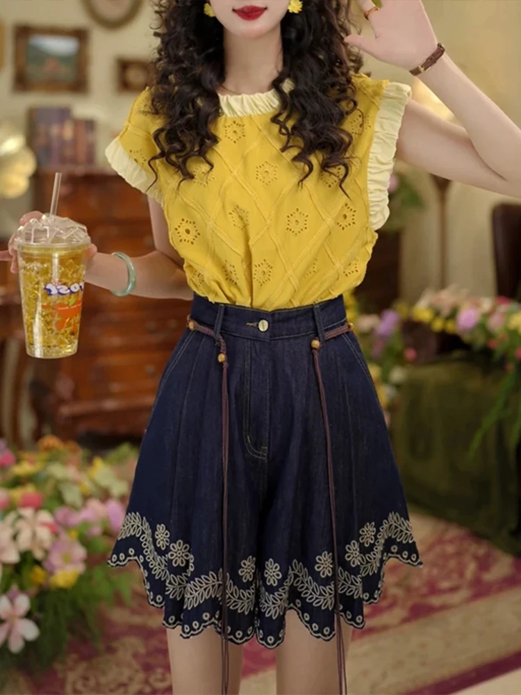

Женский топ в стиле ретро Hong Kong Sle round Ne Hollow out Design irt Summer New Faion Agel Lazy Sle Top, повседневная свободная посадка...