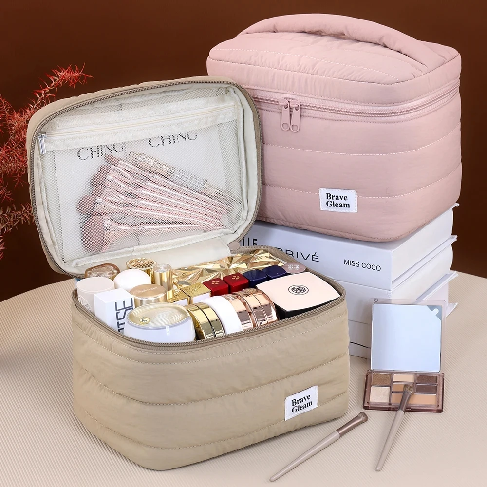 Durable Padded Hanging Toiletry Bag Clear with Inner Mesh Cosmetic Organizer Case for Ladies Beauty Essentials Necessaire