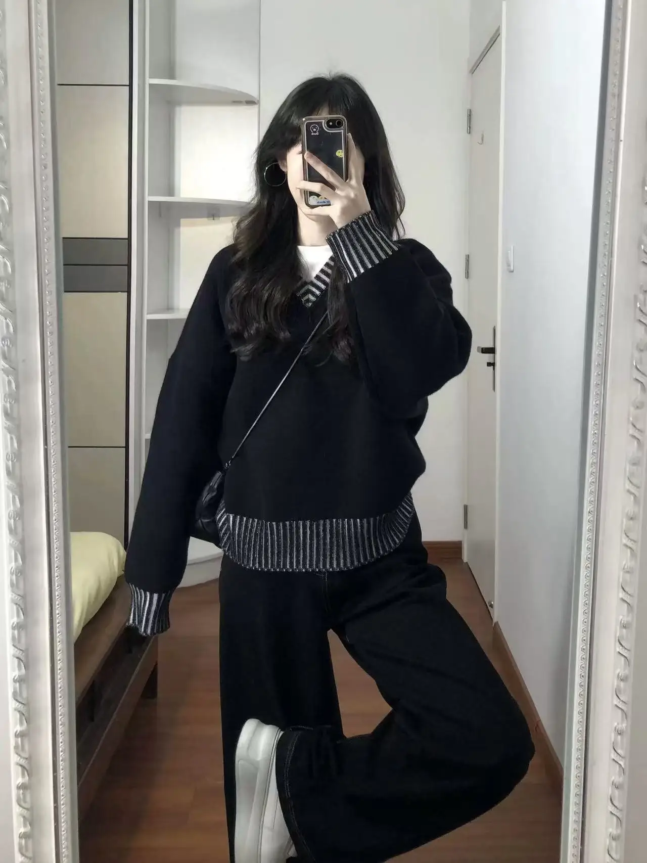 

Loose Knitted Long Sve V-Ne Bla Sweater Women's Autumn Winter New Sle Lazy Faion High-End Feeling Single Piece