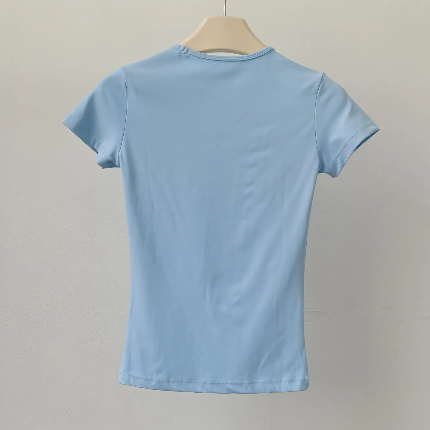 Sommer-Fitnesskleidung Damen Kurzarm-T-Shirt mit rechter Schulter, lässige Sommer-Stretch-Yoga-Kleidung, schmales Lauf-Sport-Gym-Top – Detail 3