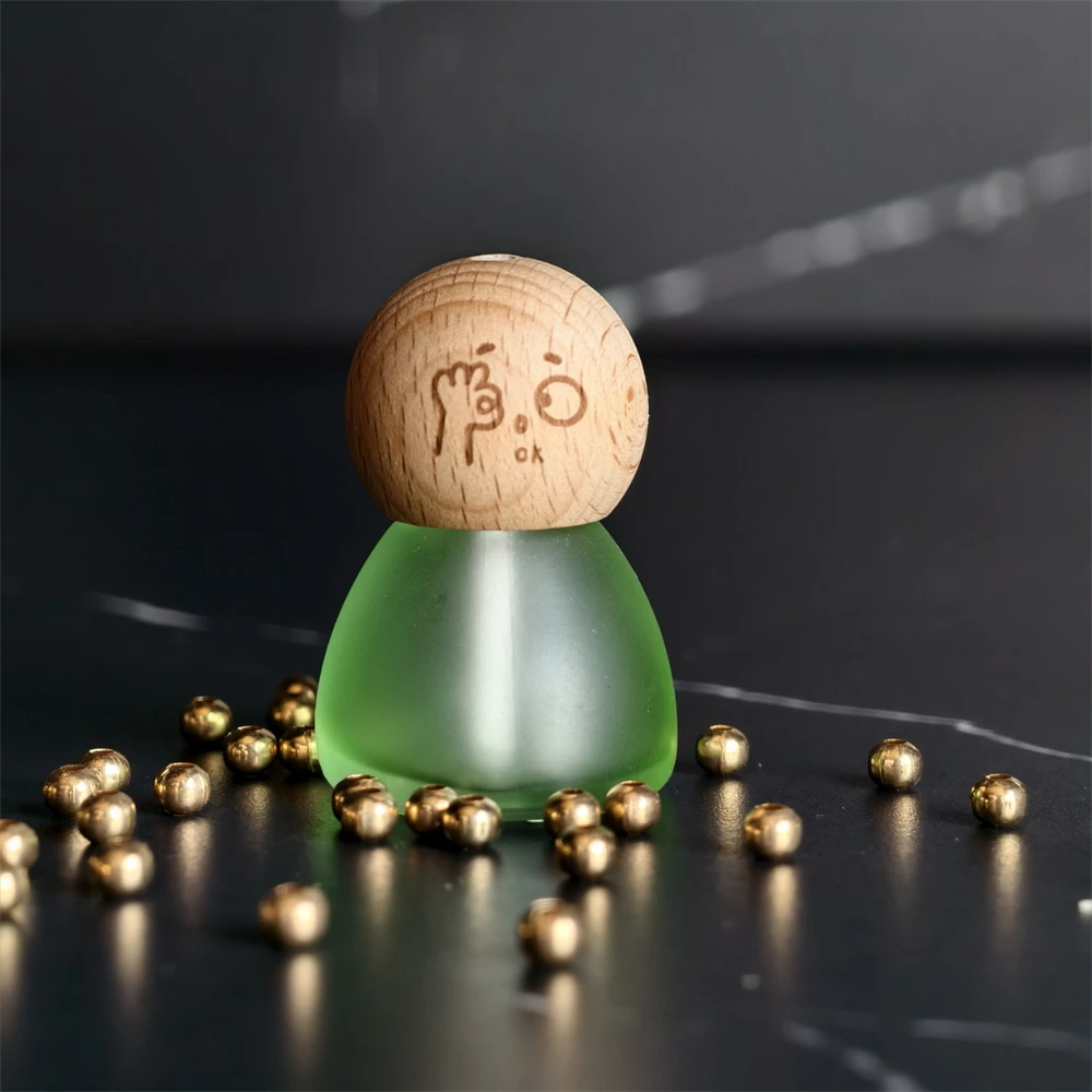 Refillable Bottle Glass Aromatherapy Diffuser Glass Bottle Aesthetic Essential Oils Bottle For Aromatherapy Indoor Ambiance