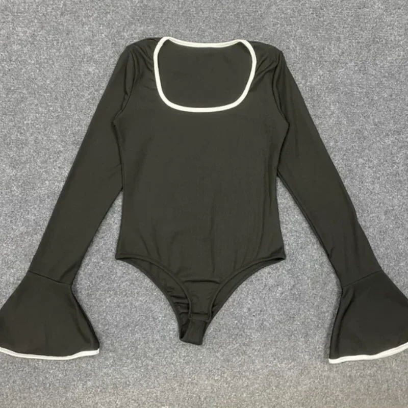 

Сплошной цвет с квадратным вырезом и контрастным сращиванием, облегающее боди в рубчик с длинными рукавами в европейском и американском стиле, осень, сексуальное боди в пряную девушку