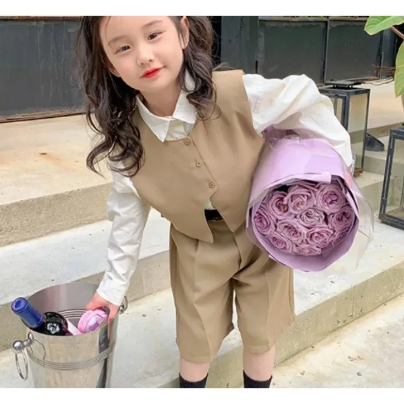 Children\'s Temperament Three Piece Set Spring and Autumn New Cotton Shirt for Baby Girls, Stylish Vest Versatile Shorts Set