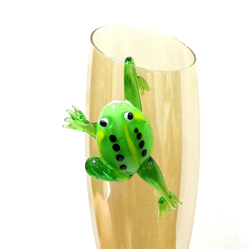 Handmade Cute Mini Glass Frog Pendant Ornament Creative Wine Glass Marker for Party Bar Drink Identifier Festival Gathering Gift