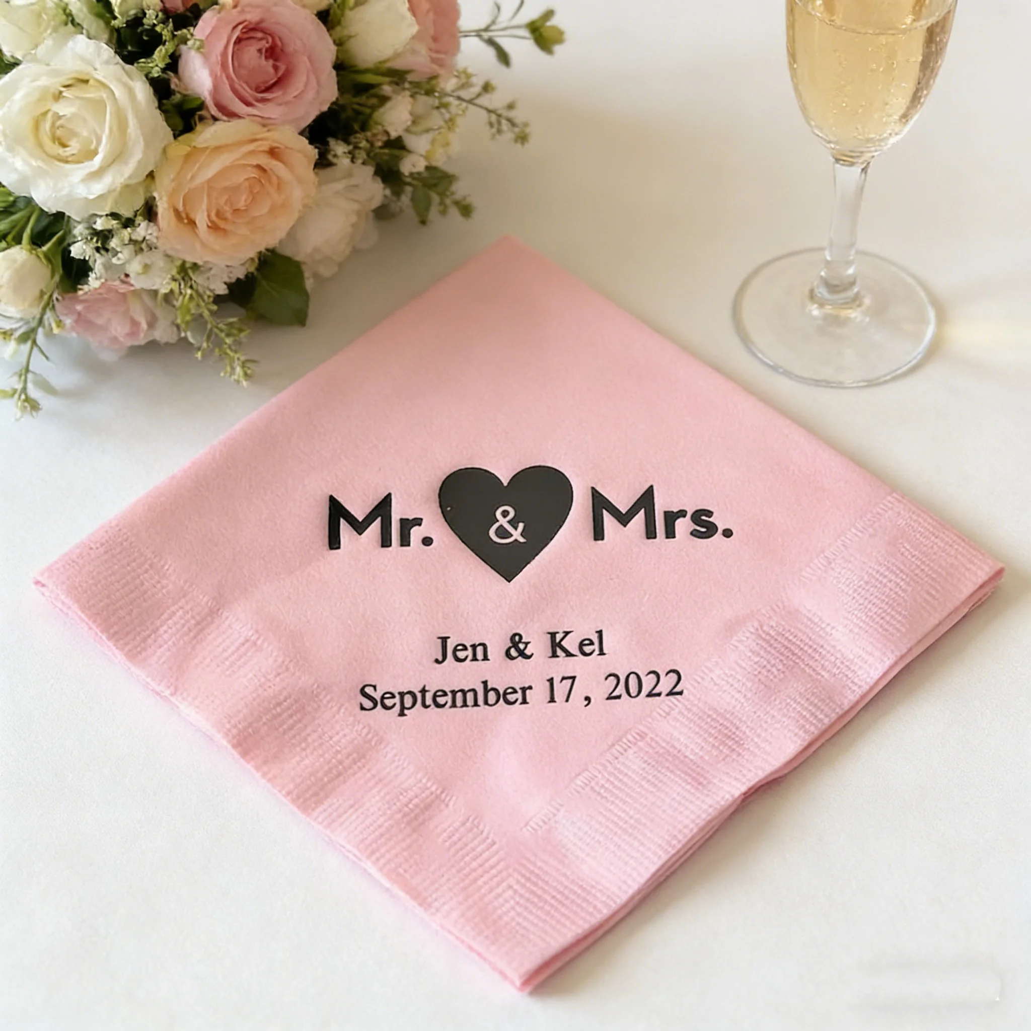 

50 шт. Салфетки для коктейлей с индивидуальной печатью, с принтом в виде сердца «Мистер и миссис», для свадебного торжества и вечеринки