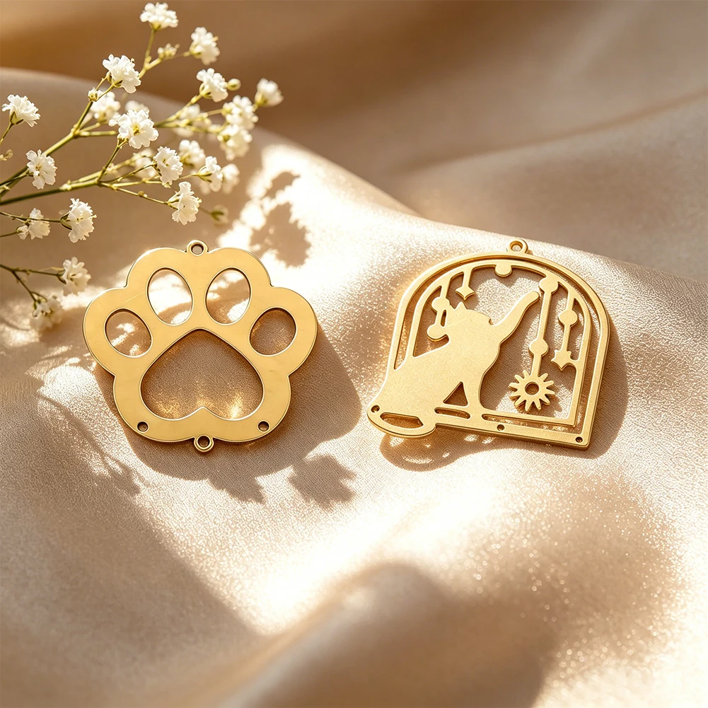 Kitten Silhouette Cat Dog Paw Print Copper Sheet Ornament Openwork Heart Shaped Animal Pendant Holiday Party Decor Accessory