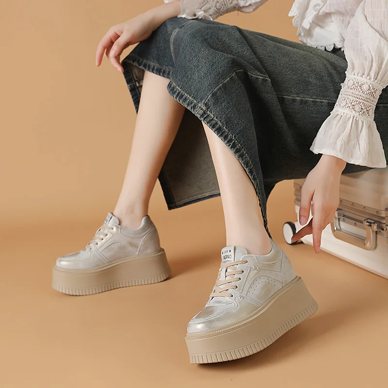 Diseño Original 2025, primavera, nuevas zapatillas deportivas informales de estilo diario para mujeres y adolescentes, vestido blanco, zapatos con aumento de altura de 8cm