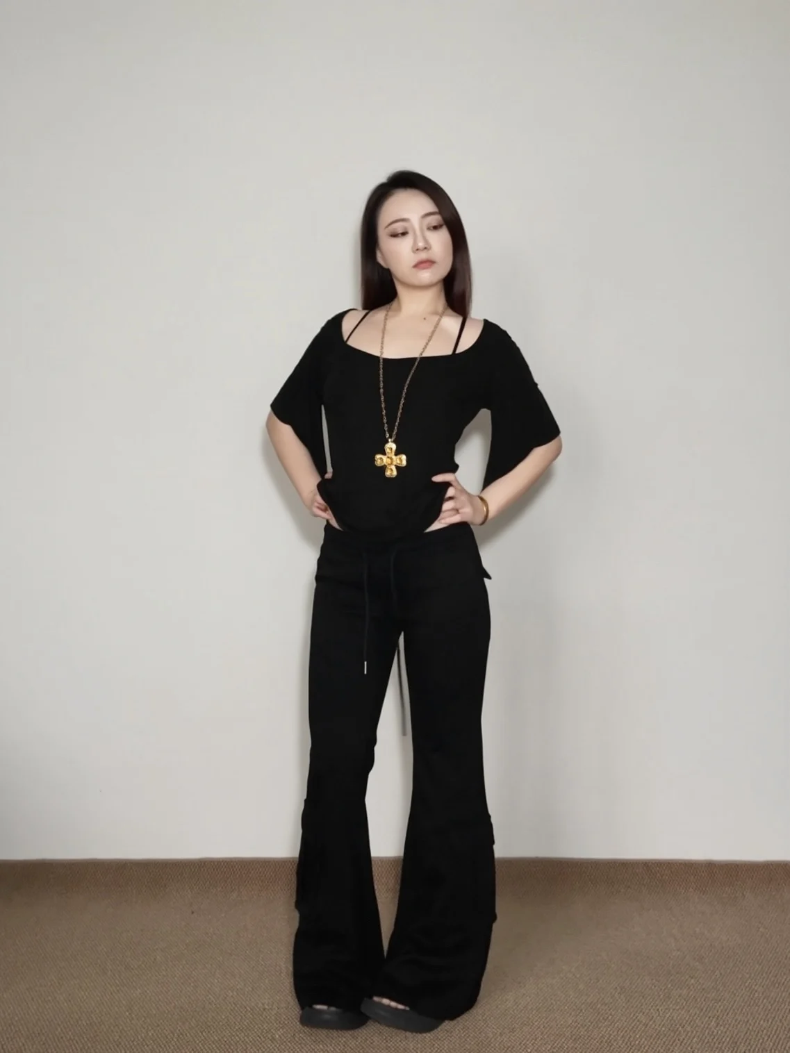 

Женские модные брюки-клеш NCC ONE с низкой талией, повседневные спортивные штаны, универсальные рабочие брюки с эластичным поясом и манжетами