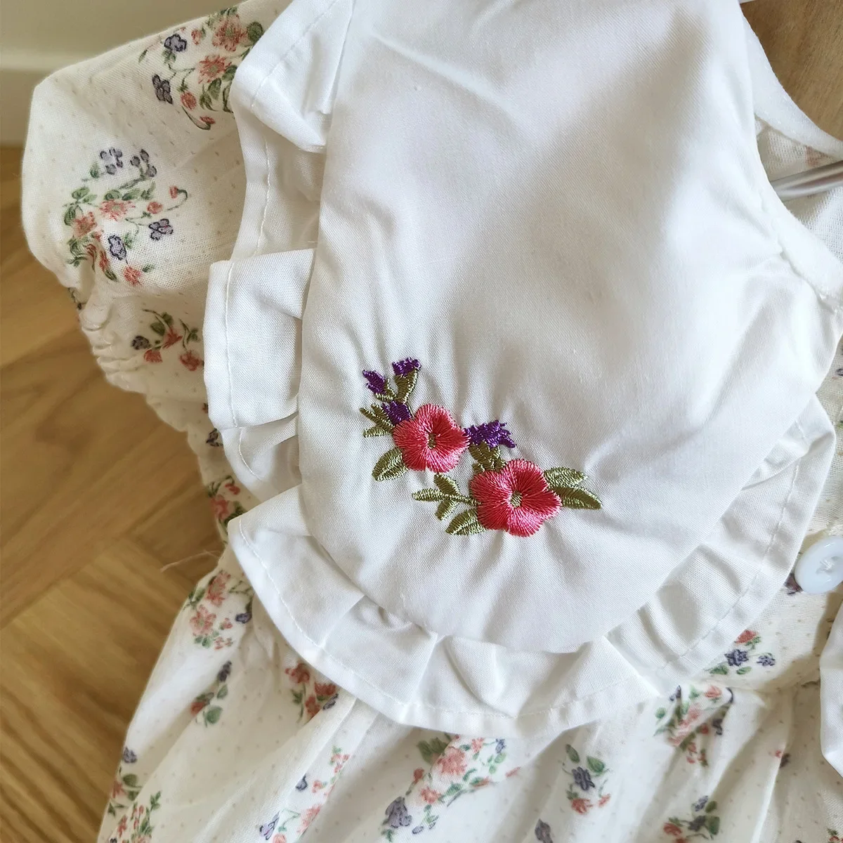 2024 Stylish Baby Summer Romper: Floral Print, Triangle Bib, Embroidered Large Collar, Short-Sleeved Bodysuit for Baby Girls