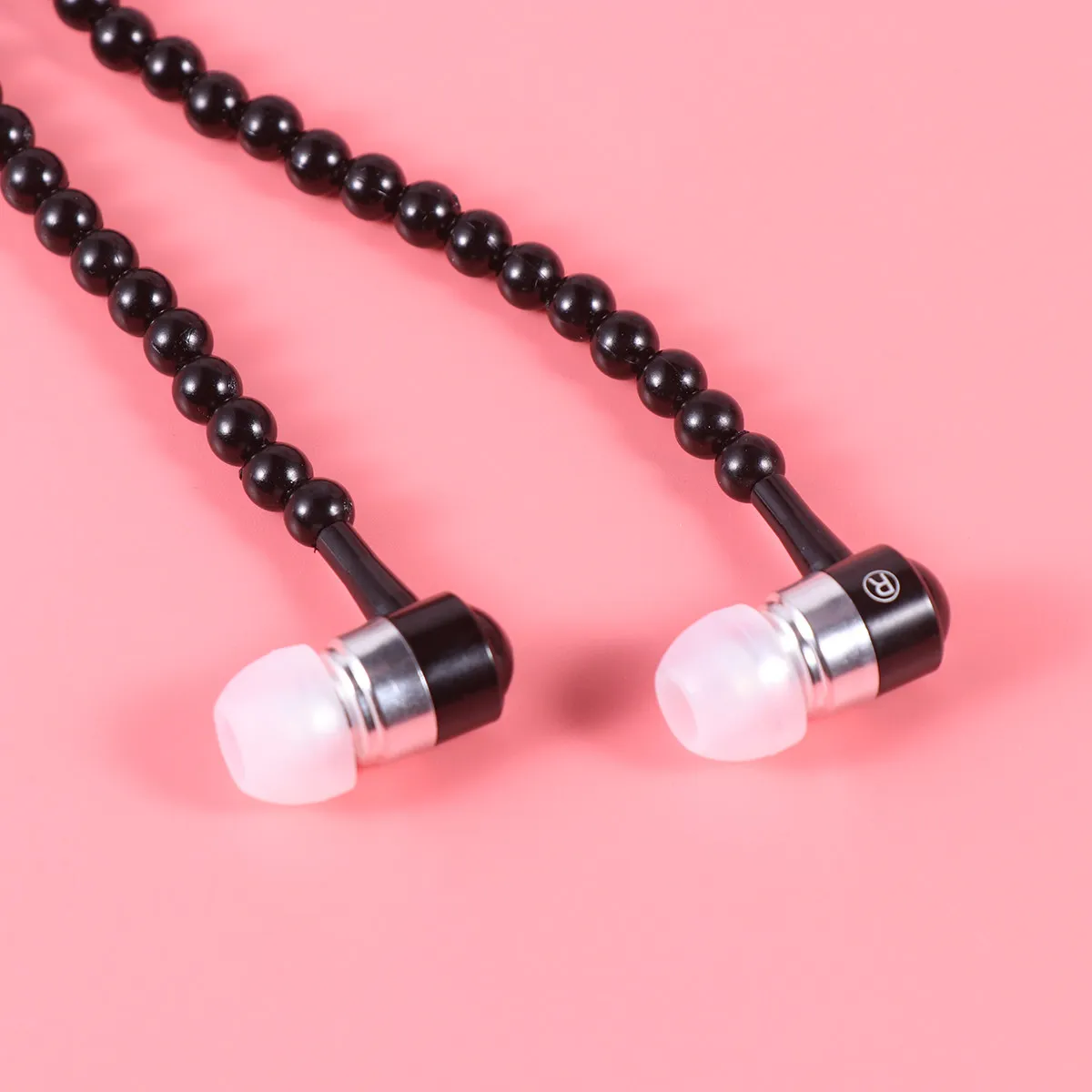 Pearl Chain Design Wired in-Ear Headset Black Earphone Mic Remote Noise Cancelling Earbuds Sports Running Travel Earphone with