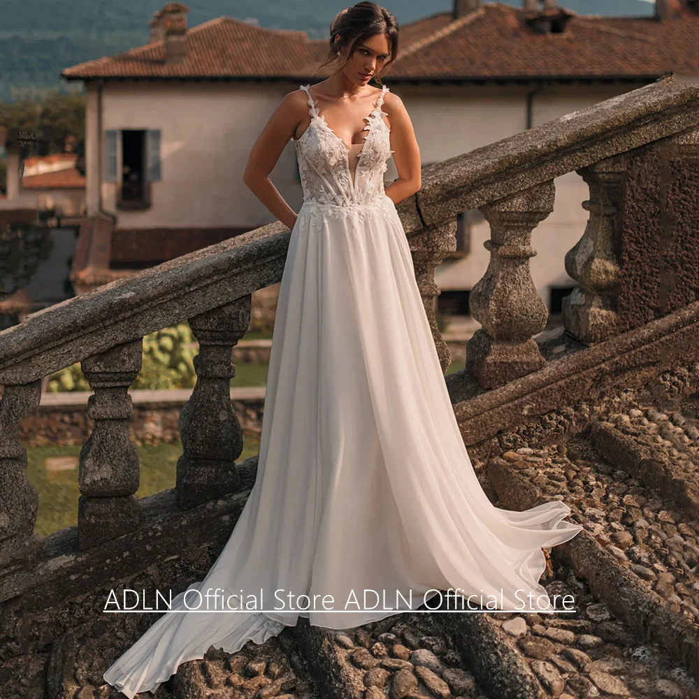 

Beach Wedding Dress Vestidos De Novia Customized Sexy V Neck Spaghetti Straps Flowers Applique Sweep Train Bridal Gown