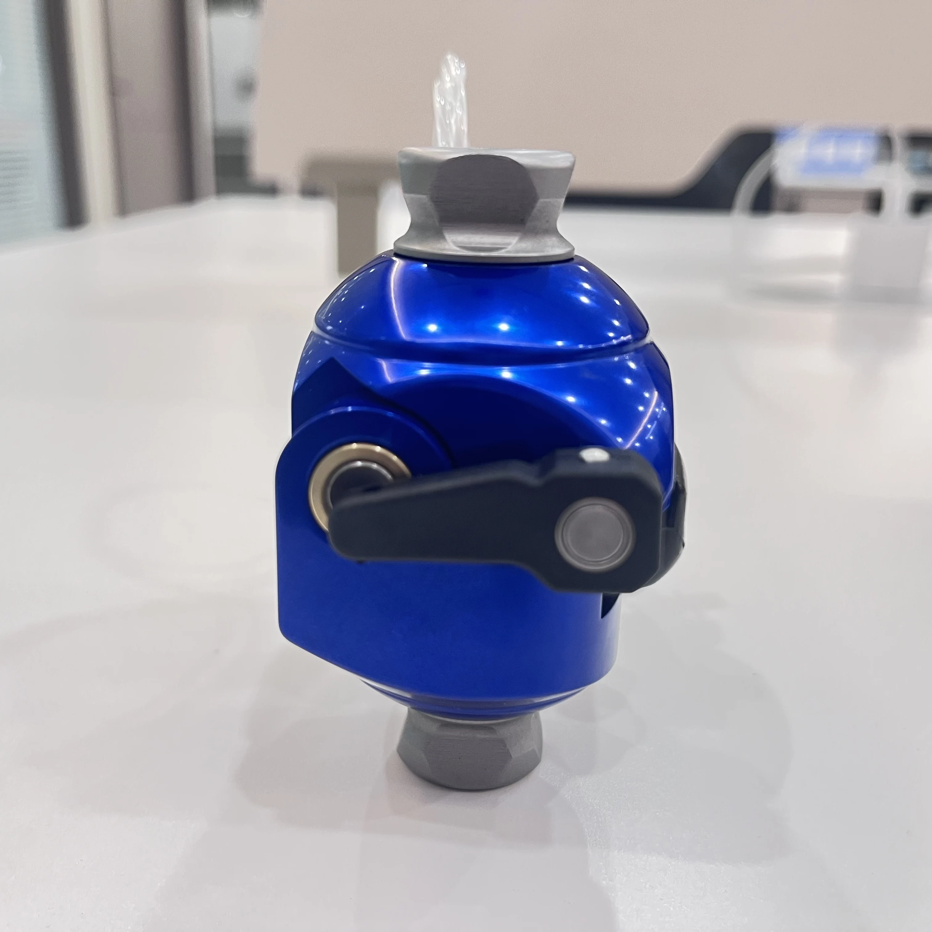 

2026 Factory Wholesale Lightweight Orthotics Male Waterproof Artificial Prosthetic Knee Joint Waterproof Knee Joint Pyramid Adap