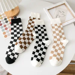 Women Checkerboard Socks Harajuku Trend Geometric Checkered Socks Cotton Streetwear calcetines hip hop kawai Smiley Novelty Sock