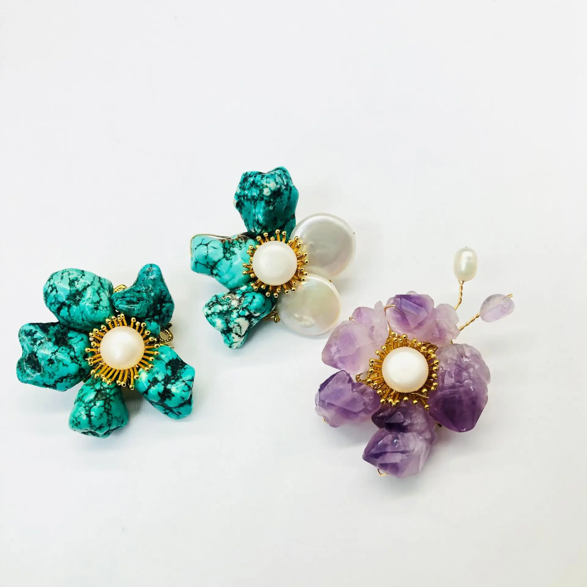 Turquoise petal brooch hand-wound female corsage fashion temperament simple and versatile original design manufacturer wholesale