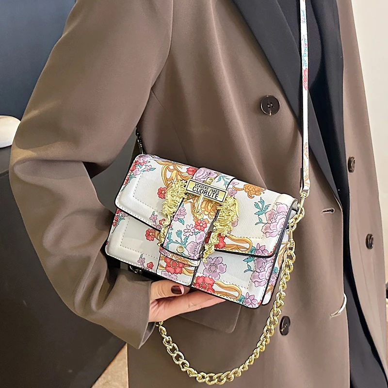 Elegant women's shoulder bag, luxurious trendy casual handbag, classic pattern decoration design crossbody bag