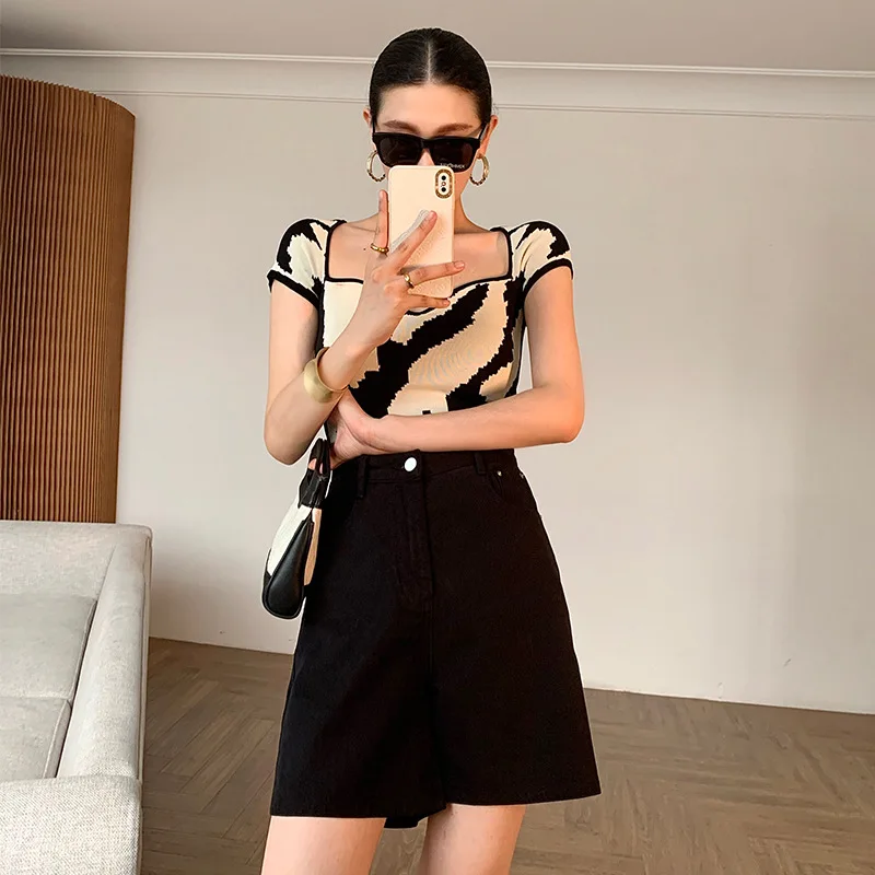 French short ice linen knitted short-sleeved T-shirt for women 2024 summer new fashion slim square collar zebra pattern top