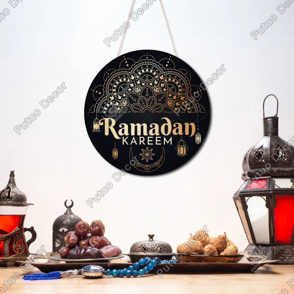 

Putuo Decor 1pc Ramadan Kareem Round Wooden Hanging Sign Decor, Wall Art Decoration for Home Dinner Room bar cafe, Ramadan Gifts