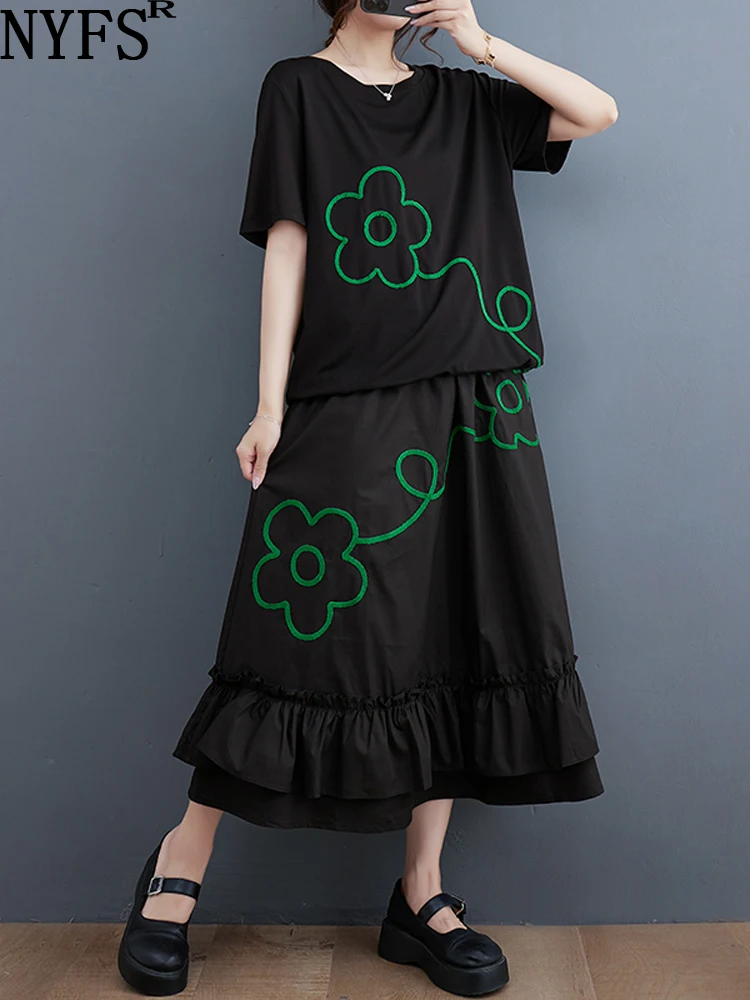 

NYFS 2023 Summer New Woman Set Fashion Loose Plus Size Flower Embroidery Short Sleeve Tops + Ruffles Skirt Set