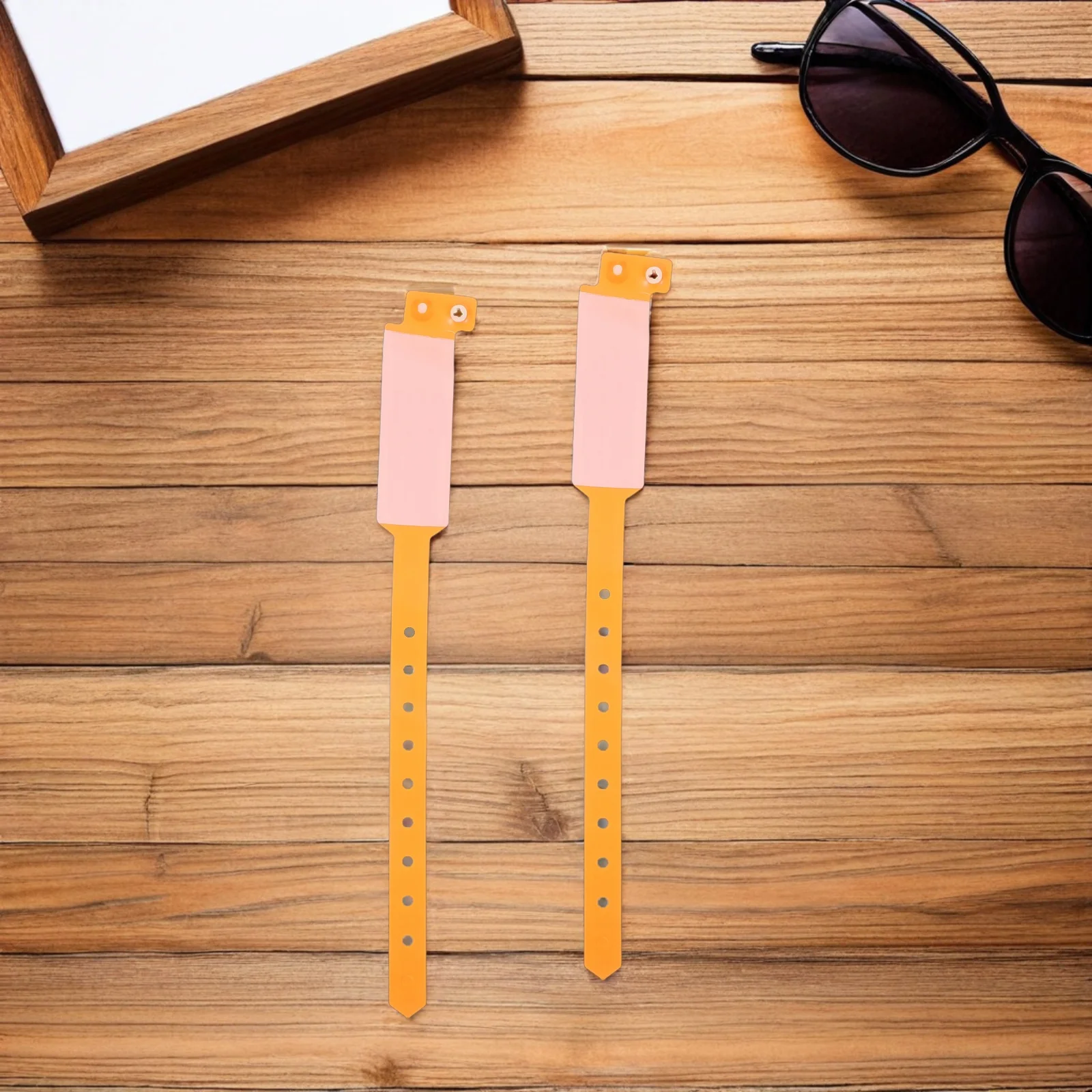 100 قطعة أساور تحديد المريض البلاستيكية الأساور الطبية فارغة مقاوم للماء المتاح مستشفى معرف العصابات المفاجئة إغلاق