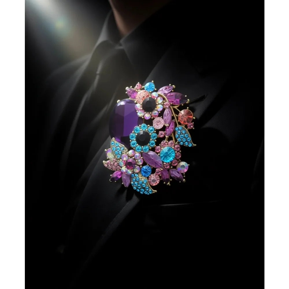 

Брошь-цветок из сверкающих кристаллов для вечеринок