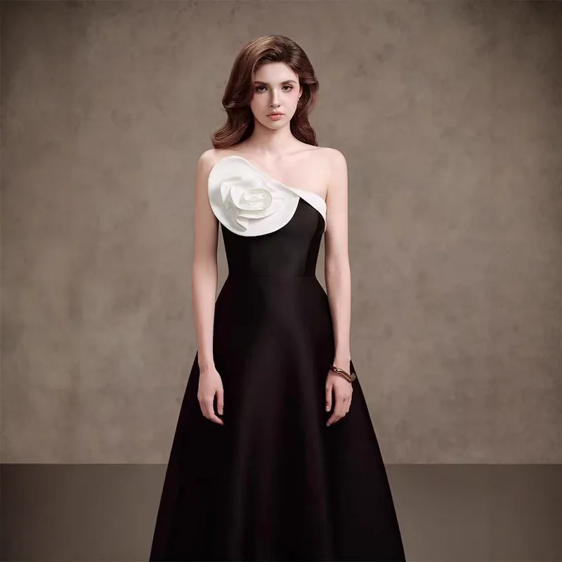 เดรสยาวทรงสลิปสำหรับผู้หญิง BEWQ ดีไซน์หรูหรา แต่งผ้าสีตัดกัน แต่งดอกไม้ 3 มิติ เอวสูง เปิดหลัง เหมาะสำหรับงานปาร์ตี้ตอนเย็น  คอลเลคชั่นใหม่ฤดูใบไม้ร่วง 2025