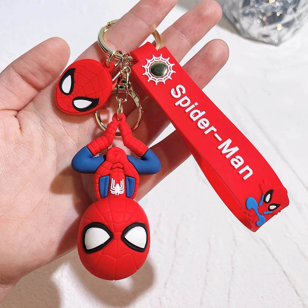 Supereroe Spiderman portachiavi Cartoon Spider Man Doll portachiavi Avengers Anime Figure ciondolo portachiavi portachiavi per auto