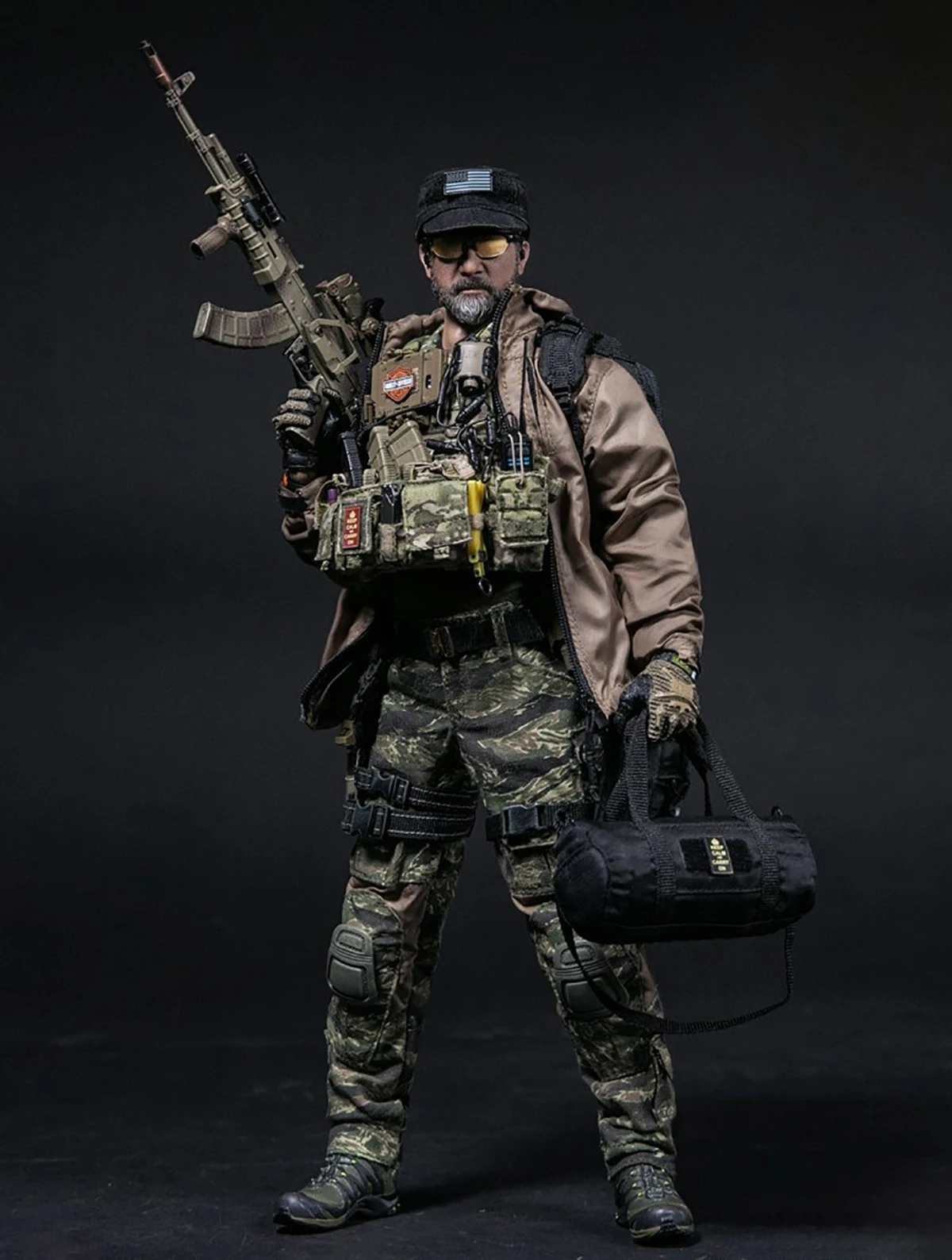

DAMTOYS DAM78041 1/6 Military Man PMSCs CONTRACTOR IN SYRIA Male Soldier Action figure Doll Full Set Collectible Toys