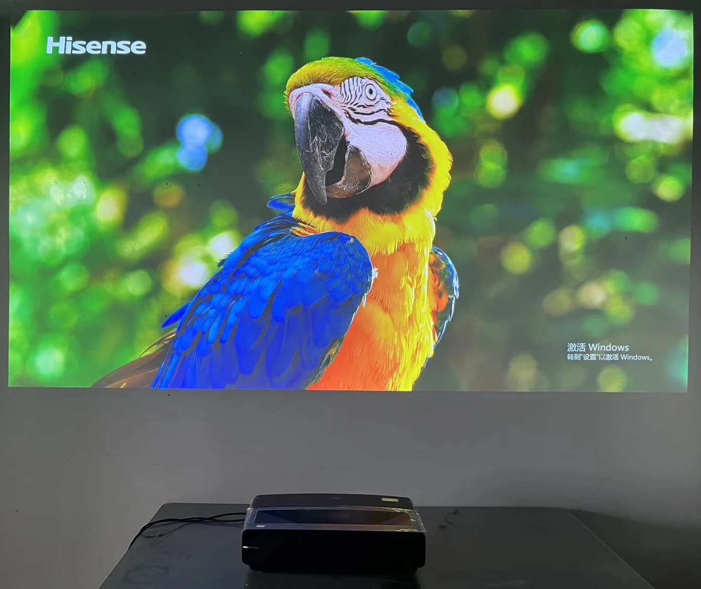 Hisense 4K Laser Projector 5300 Lumens Laser 4k UST Presentation Equipments Ultra Short Throw Projectors Android Laser TV