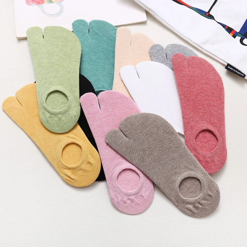 Solid Color Short Two Toe Tabi Ankle Socks Women Girls Combed Cotton Casual Invisible Boat Socks with Toes