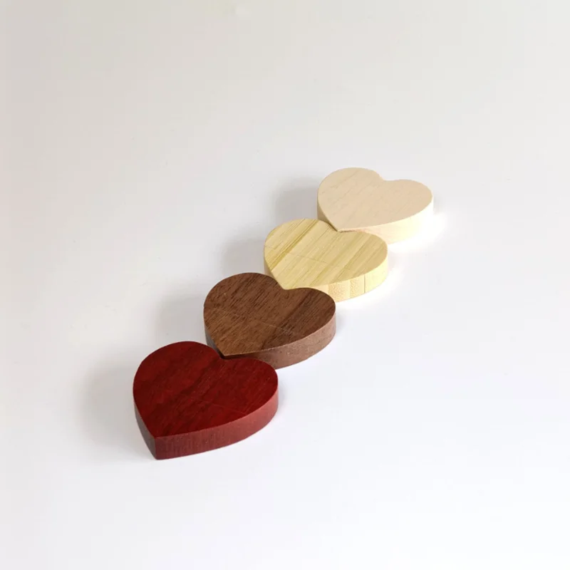 Бесплатная индивидуальная лазерная гравировка логотипа, цвет деревянного сердца, модель USB2.0, флэш-накопитель 4 ГБ, 8 ГБ, 16 ГБ, 32 ГБ, 64 ГБ, 128 ГБ