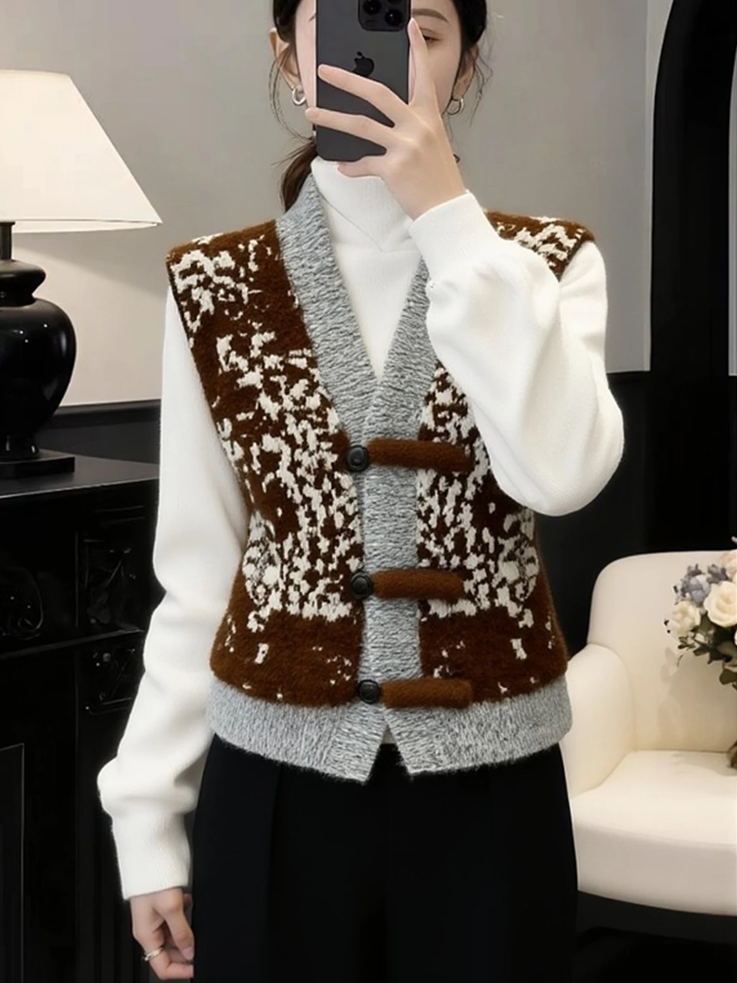 Retro Color Block Casual Vest Outerwear Sleeveless Soft Warm Top Spring 2026 Women's Fashionable Commute Style V-Neck Single ...