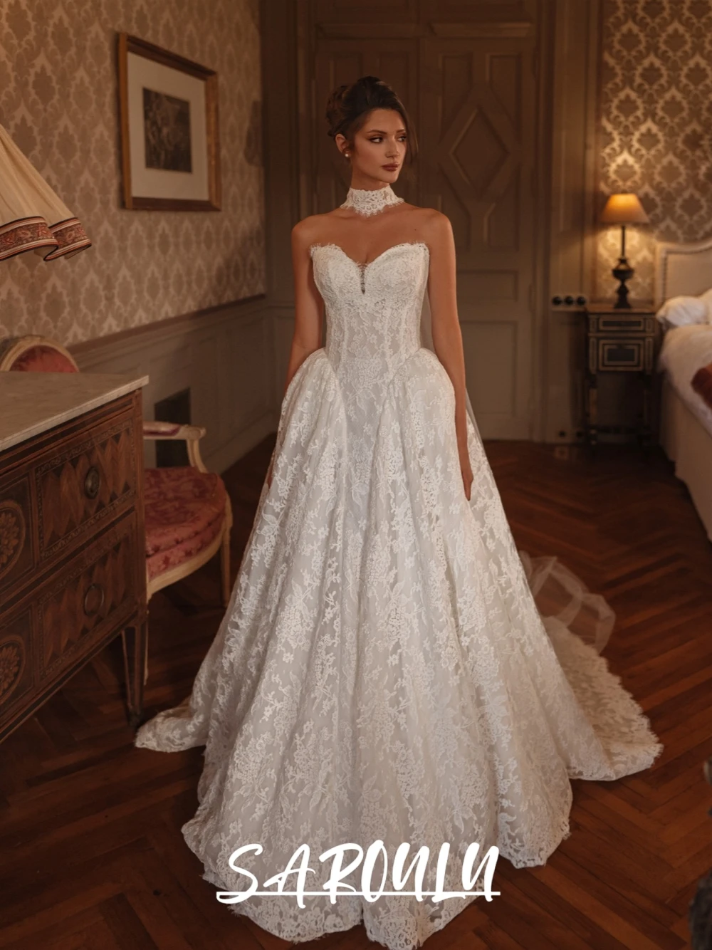 

Fully Lace Ball Gown Wedding Dress Romantic Sweetheart Neckline Intricate Court Train Bride Dresses Customized With Necklace