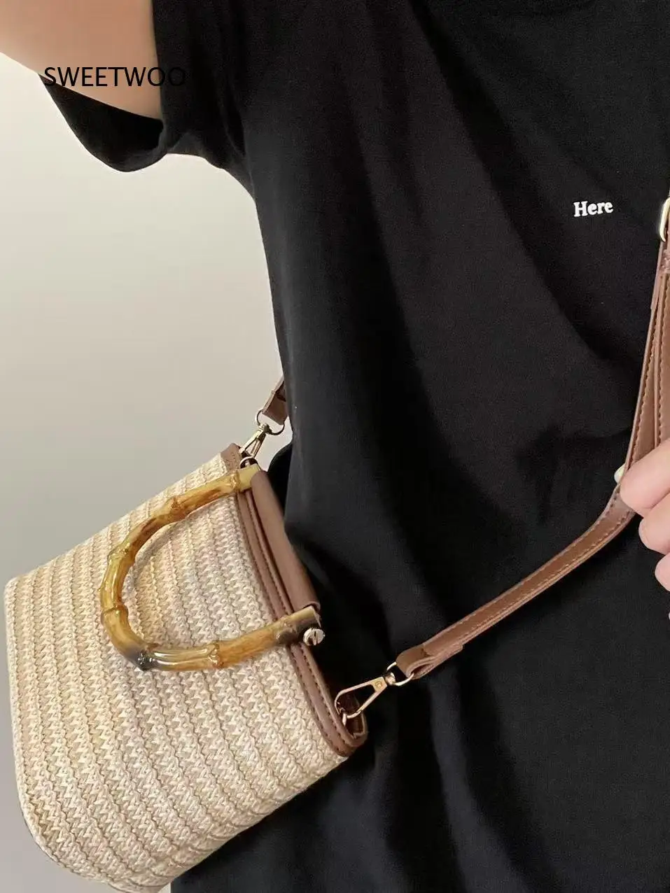 Straw Woven Handbag Bamboo Ring Handle Detachable PU Strap Summer Vacation Crossbody Purse