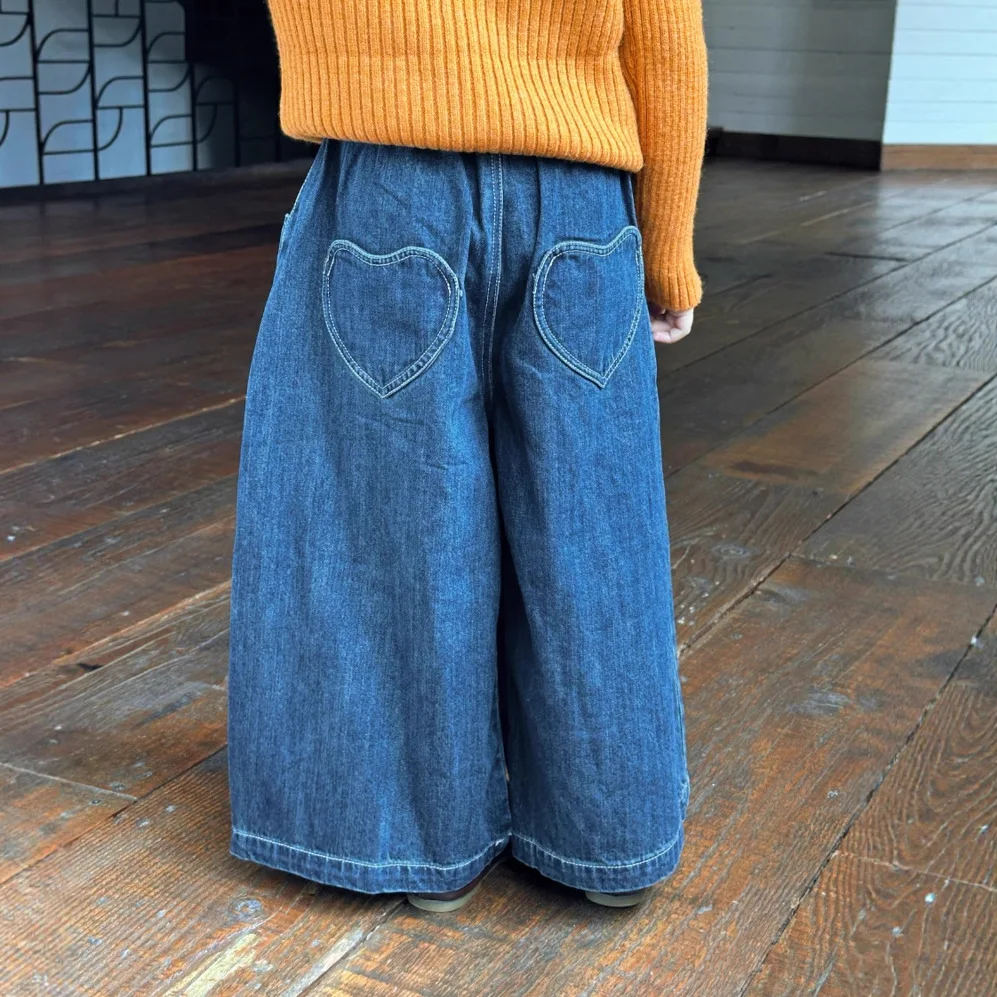 

2025 Autumn Korean Children's Jeans Girls Medium and Small Children's New Denim Wide-leg Trousers Love Pocket