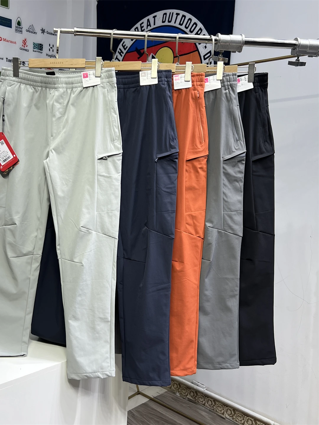 

Мужские повседневные брюки для активного отдыха, ветрозащитные, дышащие, мягкие, рабочие, функциональные, свободного кроя, прямые штанины, на молнии, модные...