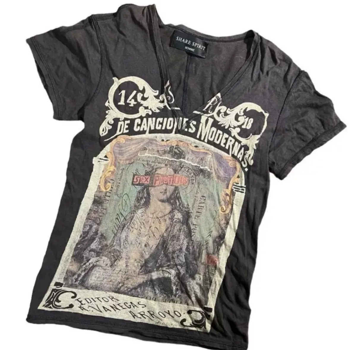 

Share Spiritsex printed V-neck barrel cloth T-shirt