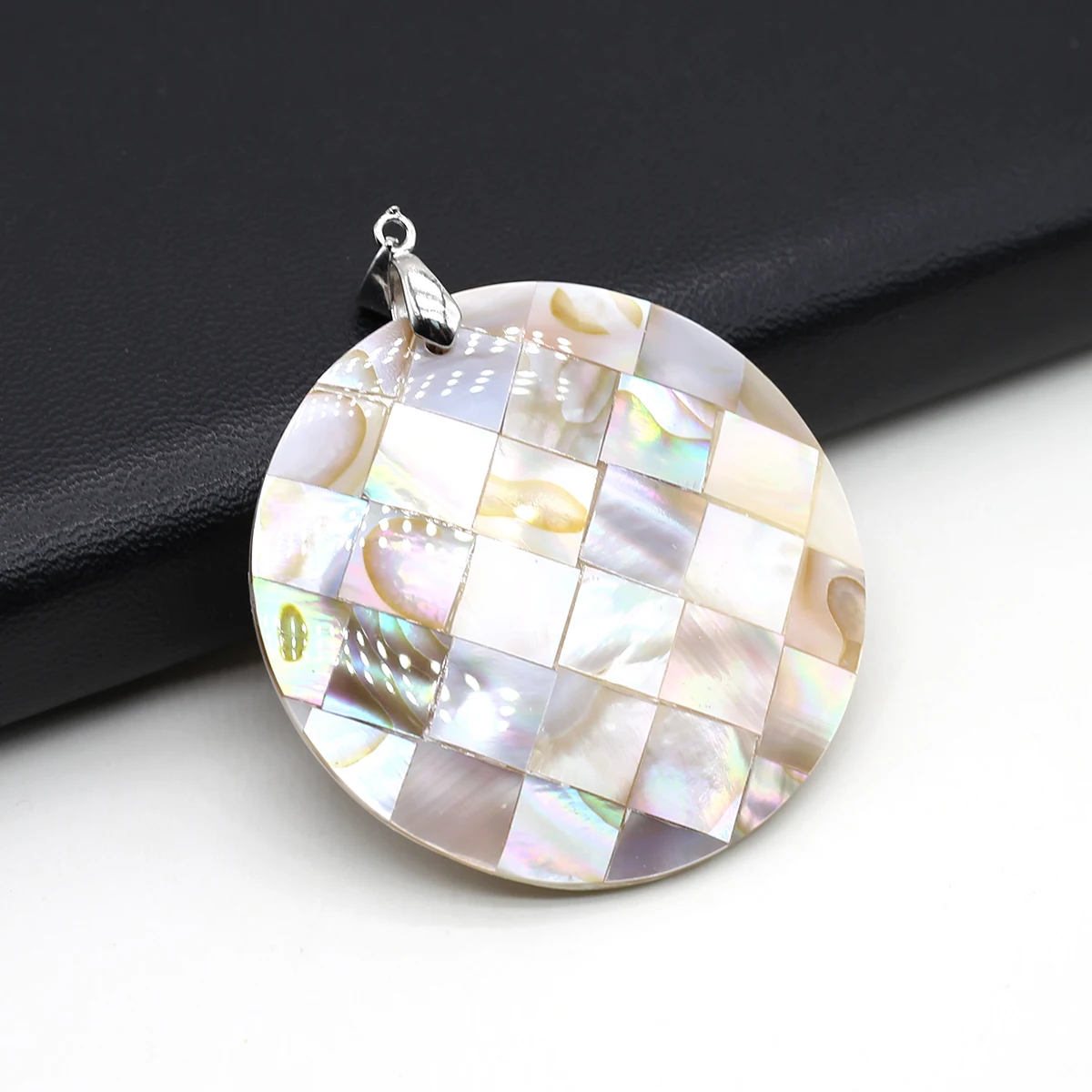 

Natural Shell Splicing Round Pendant Charming for Jewelry Making DIY Necklace Bracelet Accessories Women Gifts 50X50MM