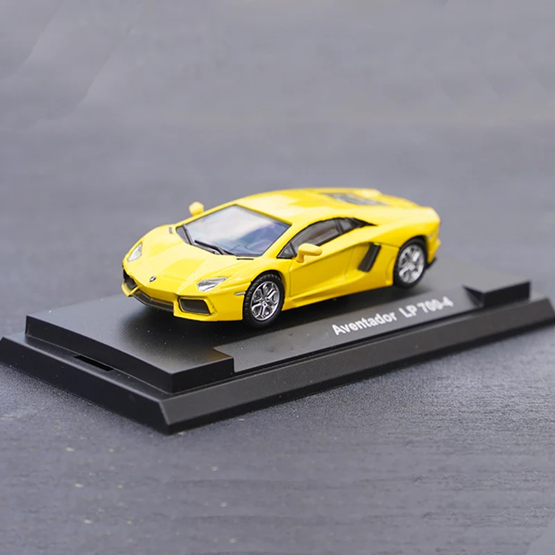 1:64 Scale Aventador LP700-4 Sports Car Simulation Alloy Car Model Static Display Collectible Toy Gift Souvenir Decoration