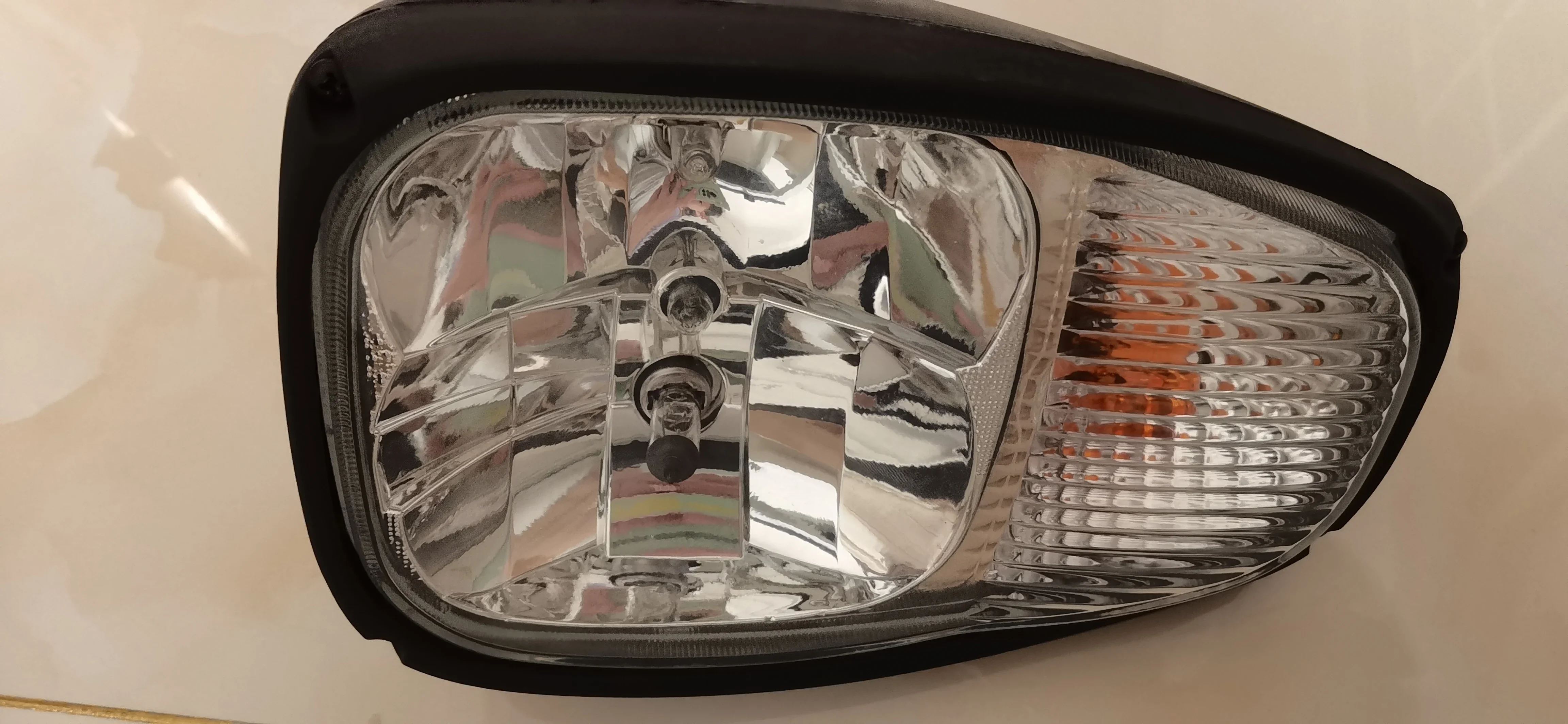 

for JCB Backhoe Wheeled Loader Right Hand Dip Headlight 700/50193 700/50195 2026 years for picture